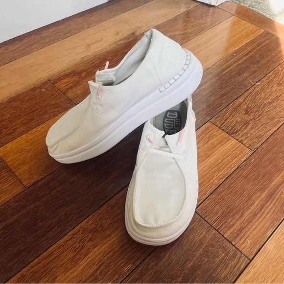 HEY DUDE WENDY RISE SNEAKER in SPARKLE WHITE Sz 5 - Picture 2 of 12